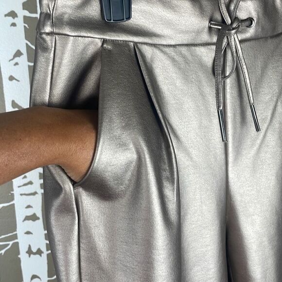 Vero Moda Eva Mid Rise Elastic Waist Coated Pant - Picture 5 of 13